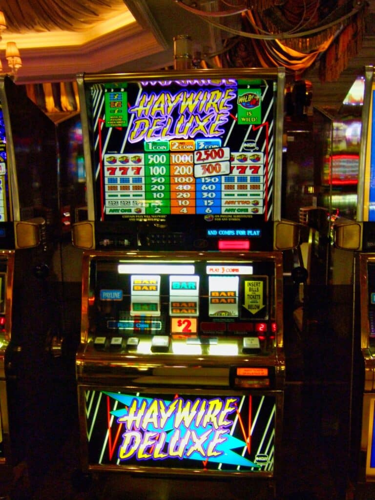 Deluxe mašina za slot igre u kazinu